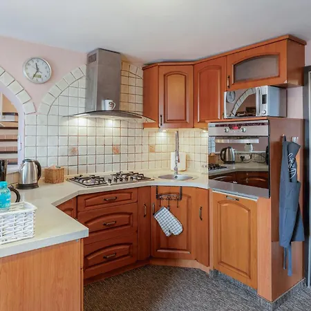 3 Bedroom Awesome In *