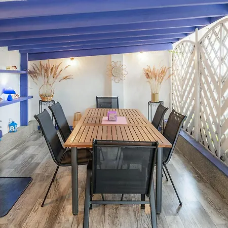 3 Bedroom Awesome In *