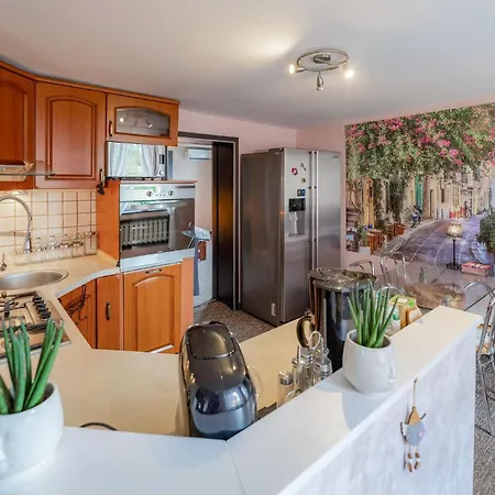 3 Bedroom Awesome In *