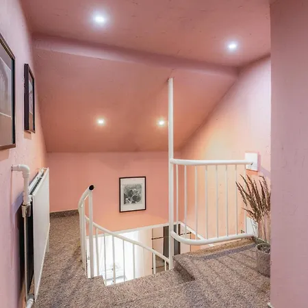 3 Bedroom Awesome In *