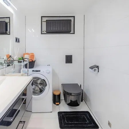 3 Bedroom Awesome In 아파트 *